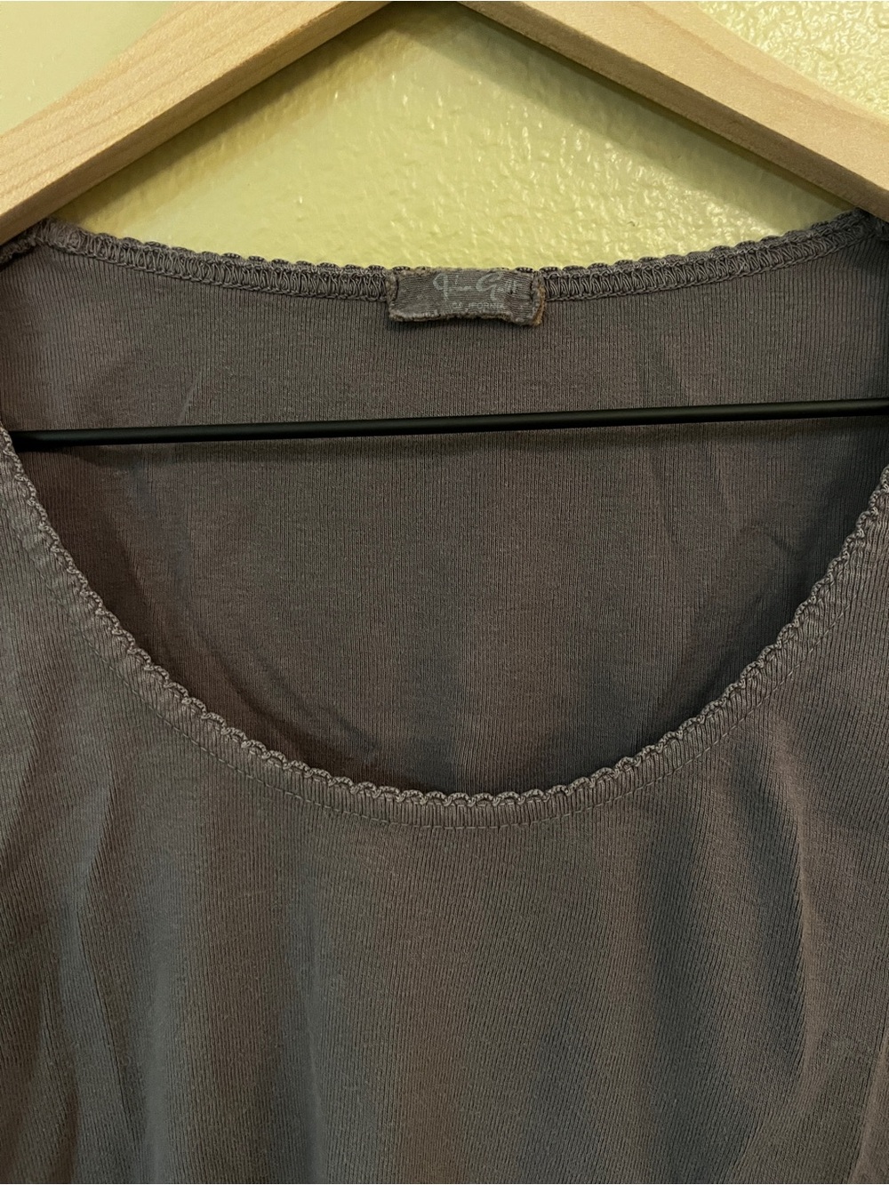Grey scoop neck - Picture 4 of 6